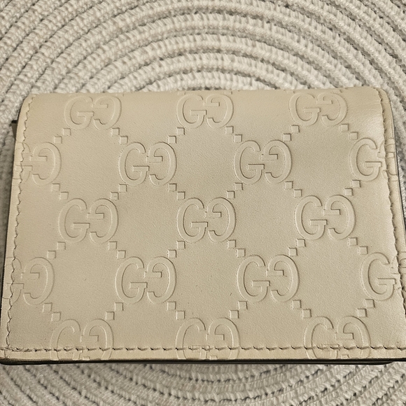 🍒 Gucci GG Embossed Cherry Card Holder / Small Wallet 🍒💎 Crystal Cherry - Picture 2 of 10